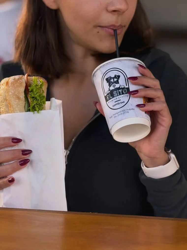 A wrap and an El Sito coffee to go